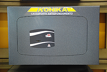cassaforte Konika in versione con chiusura a chiave a doppia mappa
